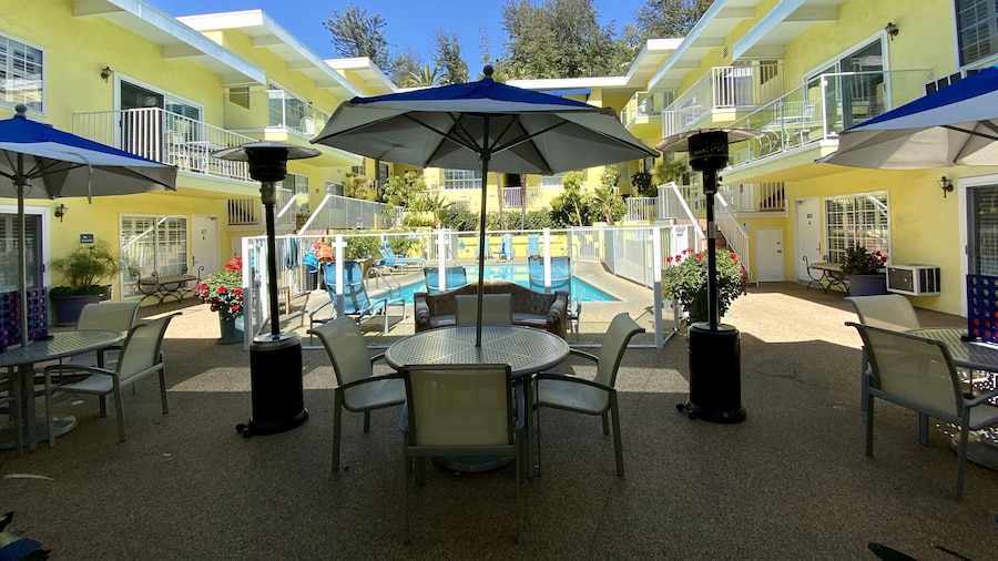 Magic Castle Hotel