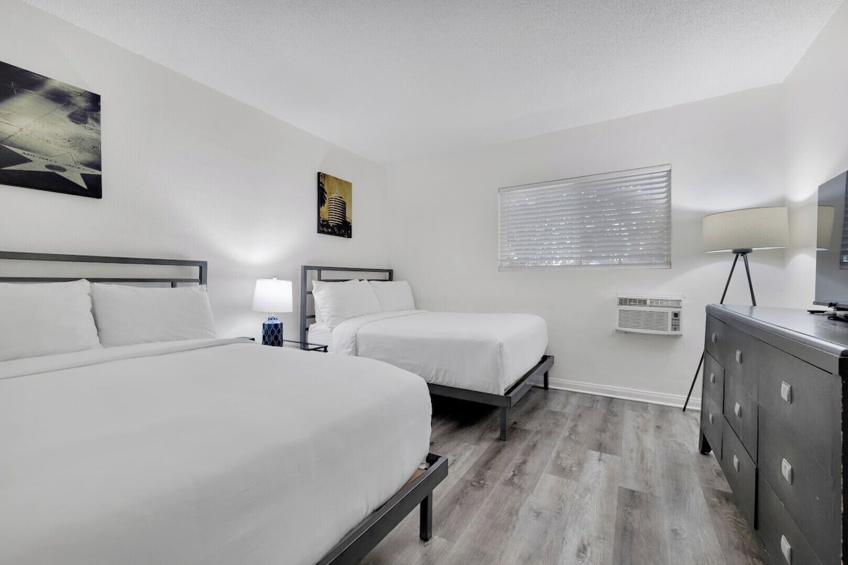 Suite, 1 Bedroom | Premium bedding, down comforters, pillowtop beds, in-room safe