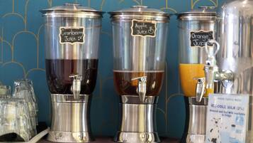 Desayuno continental gratuito y diario