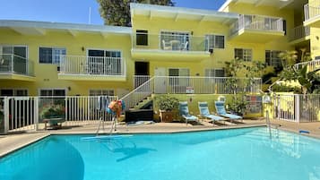 Piscine extérieure, piscine chauffée