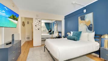 Room, 1 Queen Bed | Premium bedding, down duvets, pillow-top beds, in-room safe