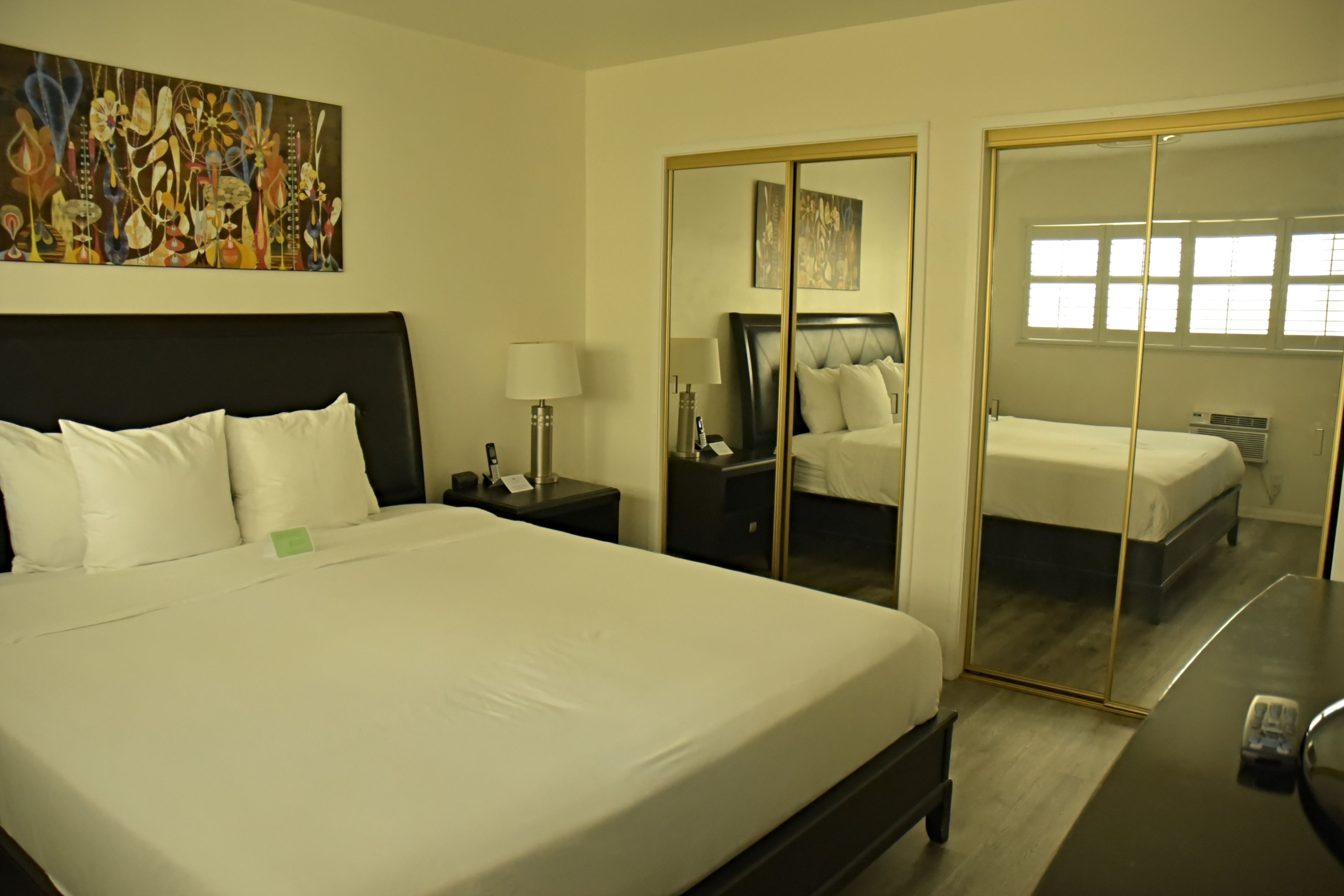 Bộ đồ giường cao cấp, chăn bông, nệm có lớp đệm bông 