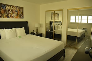 Luxe beddengoed, donsdekens, pillowtop-bedden, een kluis op de kamer