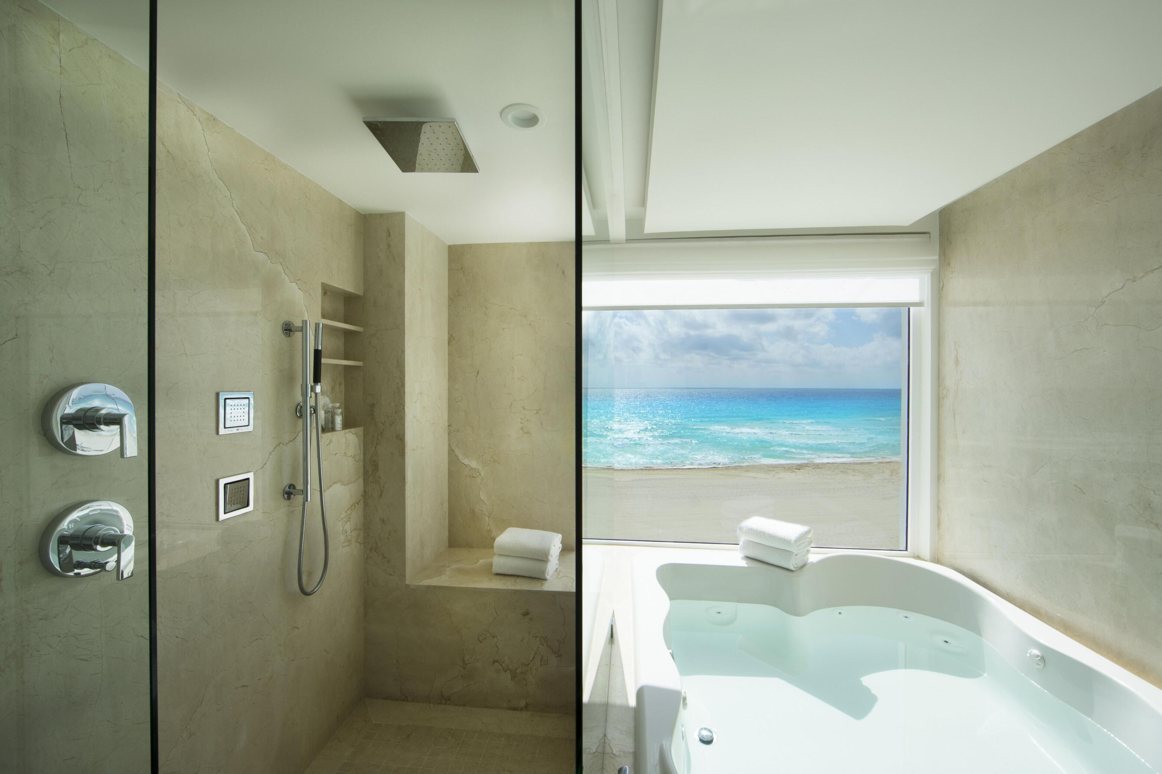 Royale Junior Suite Ocean View - King Size Bed | Bathroom