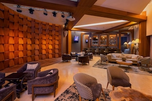 2 bars/lounges, 2 poolside bars, beach bar
