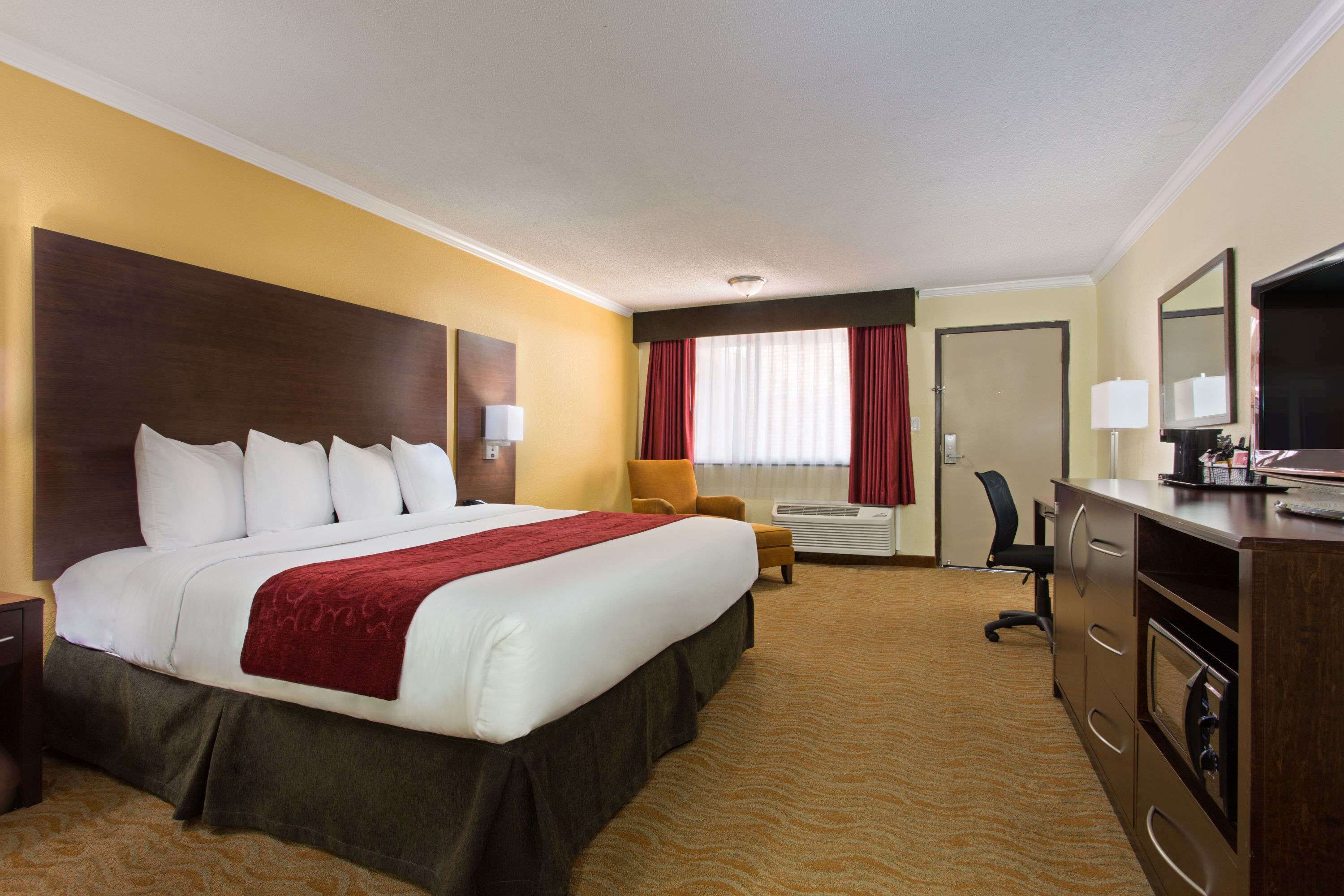 Photo - Ramada by Wyndham Tampa Westshore Airport South