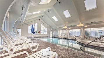 Indoor pool, pool loungers