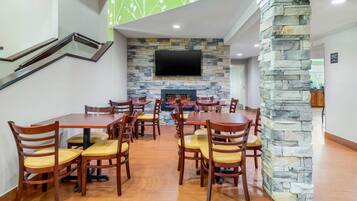 Café da manhã continental grátis todos os dias