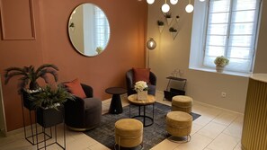 Lobby sitting area - Hôtel Le Seize, Nice (Nice)