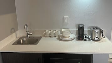 Fridge, microwave