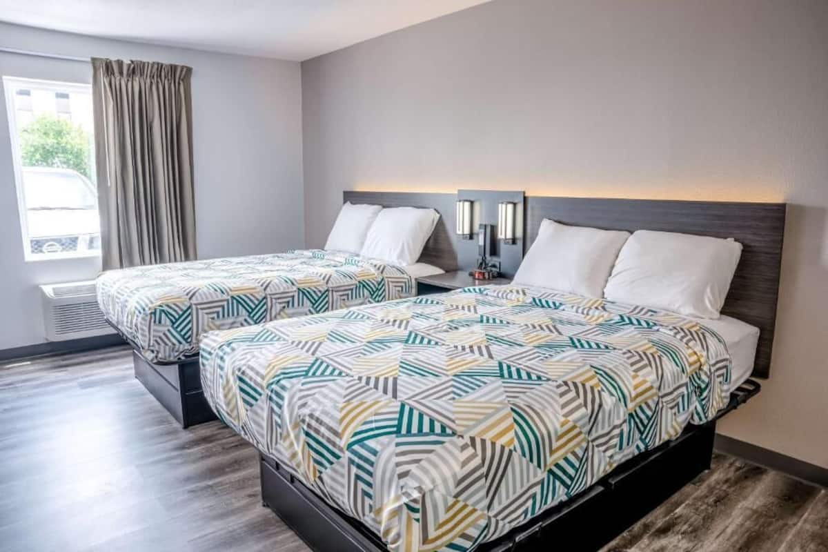 Standard Room, 2 Double Beds, Non Smoking, Kitchen | Iron/ironing board, free WiFi, bed sheets