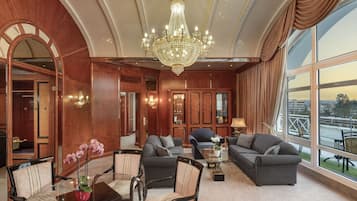 Suite Présidentielle | Coin séjour | Télévision, films à la carte