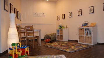 Zona de juegos infantil cubierta