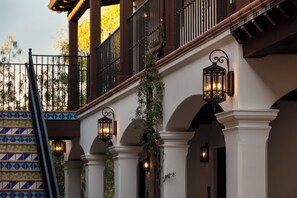 Building design - La Playa Inn (Santa Barbara)