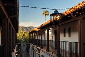 Courtyard - La Playa Inn (Santa Barbara)