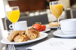 Frukostbuffé varje dag mot avgift