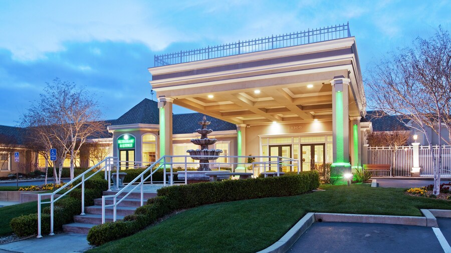 Holiday Inn Redding by IHG