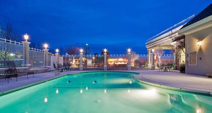 Holiday Inn Redding by IHG