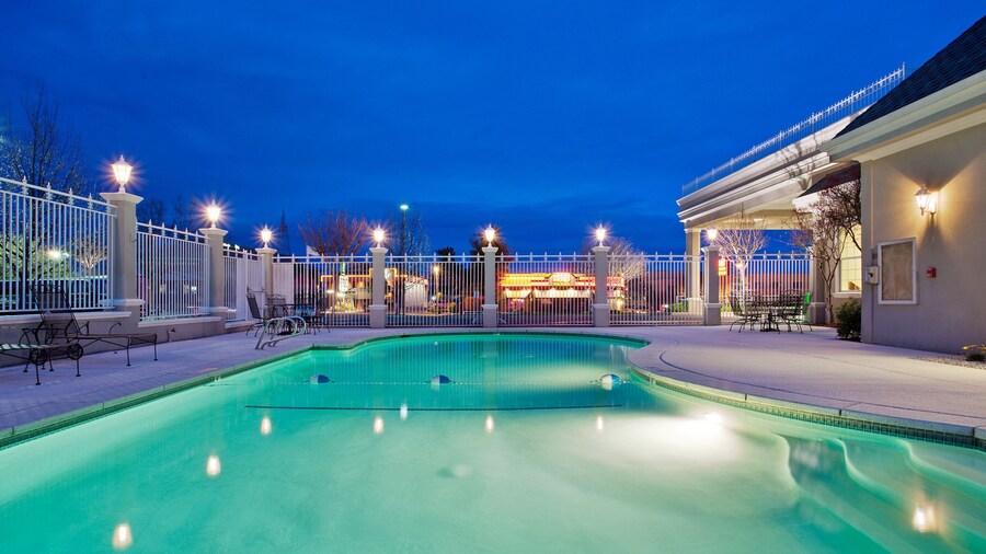 Holiday Inn Redding by IHG