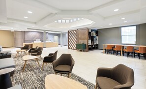 Exterior - Holiday Inn Redding by IHG (Redding)