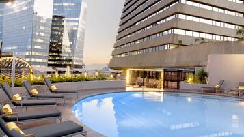 2 outdoor pools, sun loungers