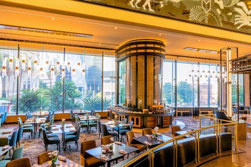 2 restaurants, breakfast, lunch, dinner served; international cuisine