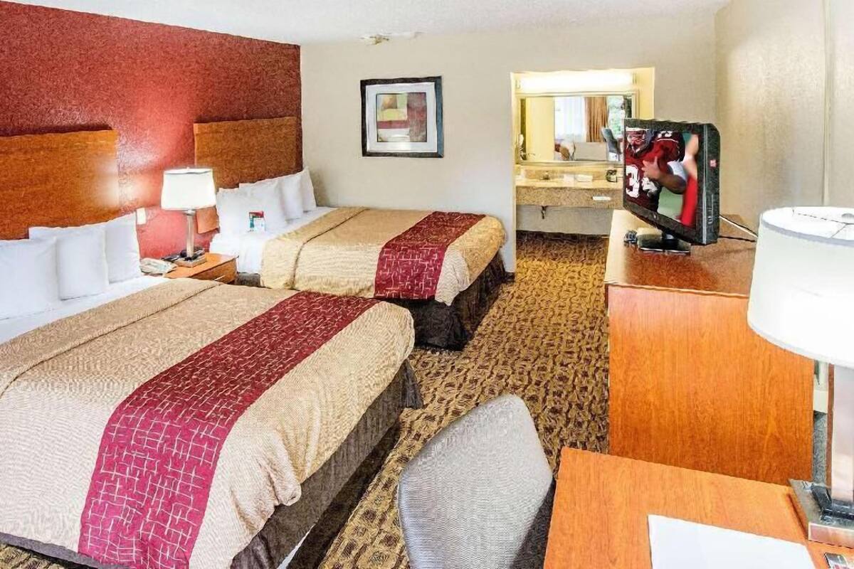 Desk, blackout curtains, iron/ironing board, free WiFi