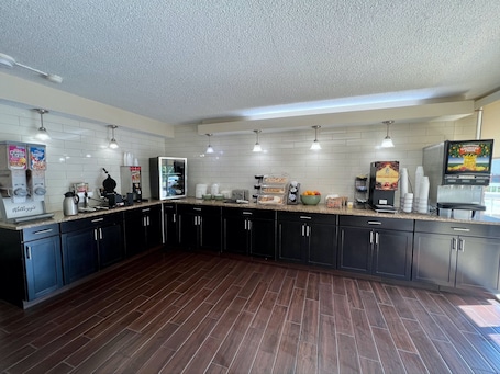 Free daily continental breakfast