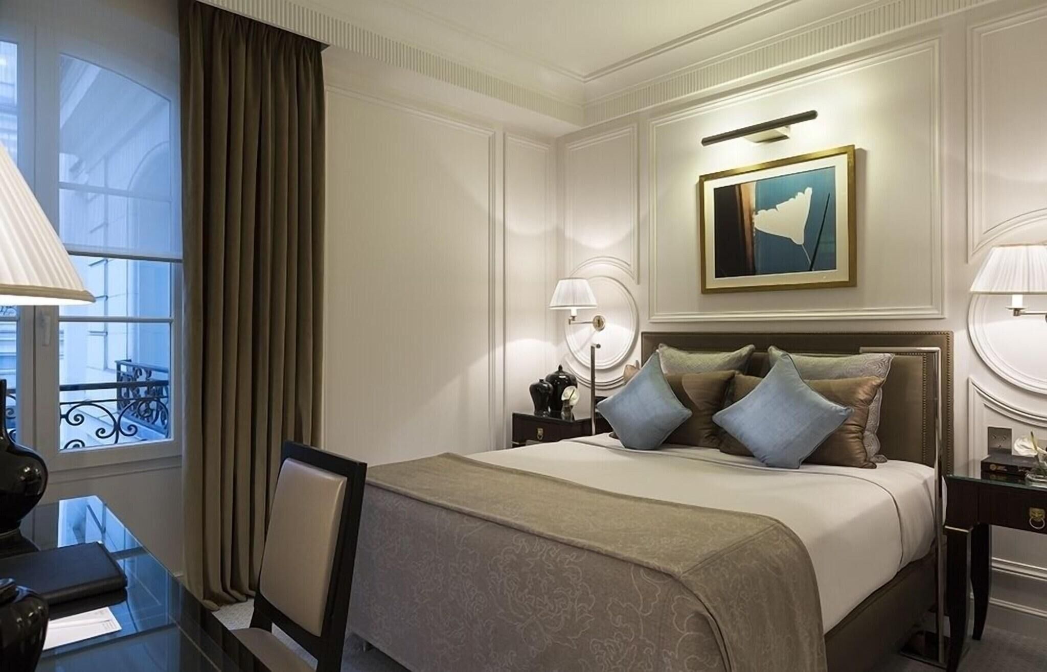 Minibar, in-room safe, blackout drapes, iron/ironing board