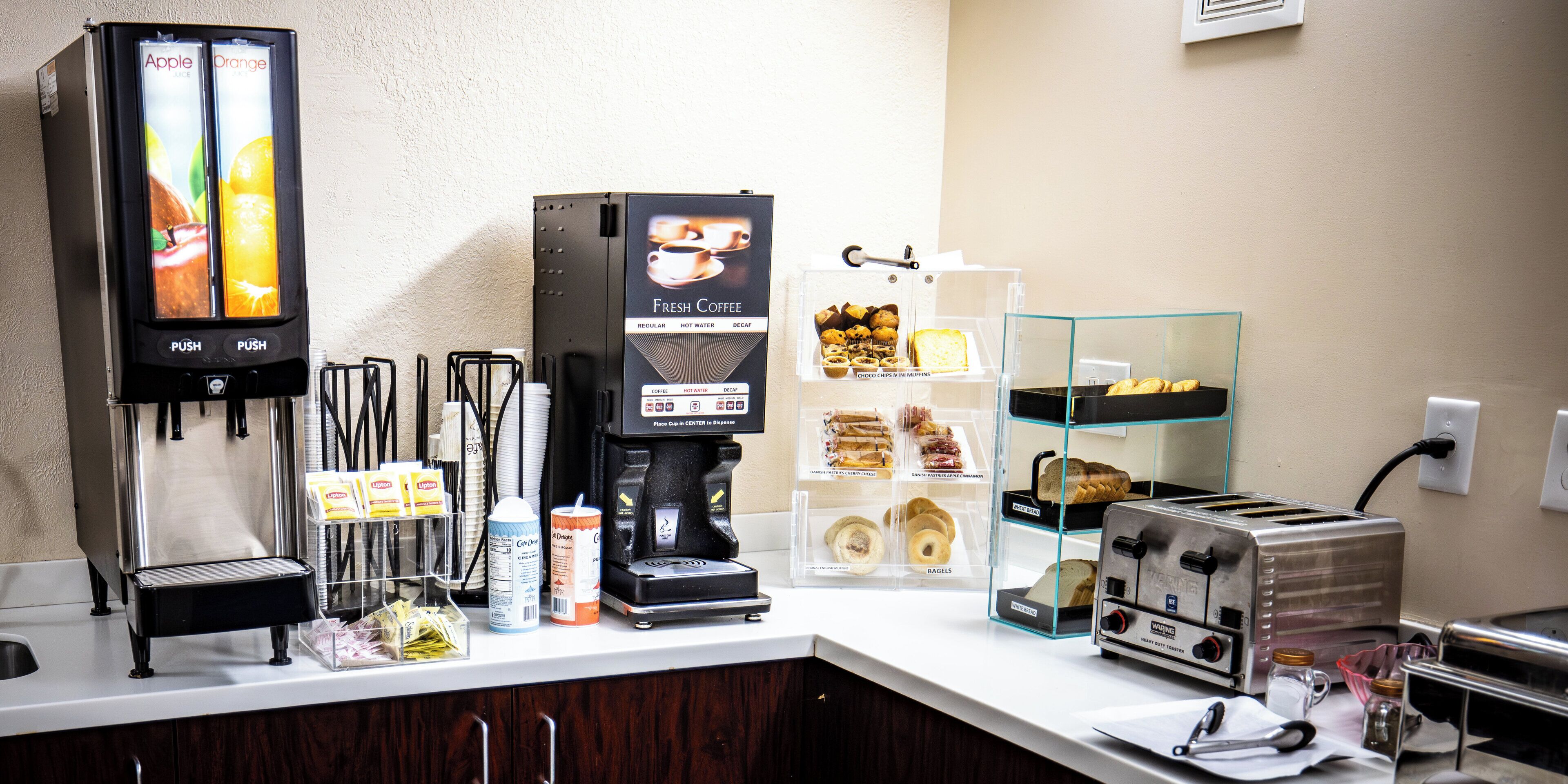 Petit déjeuner buffet compris tous les jours