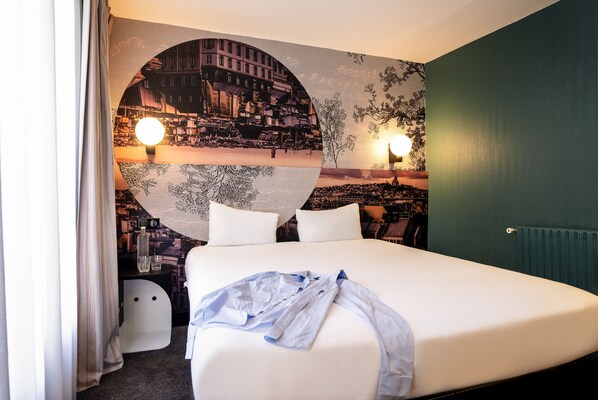 Premium bedding, in-room safe, desk, laptop workspace