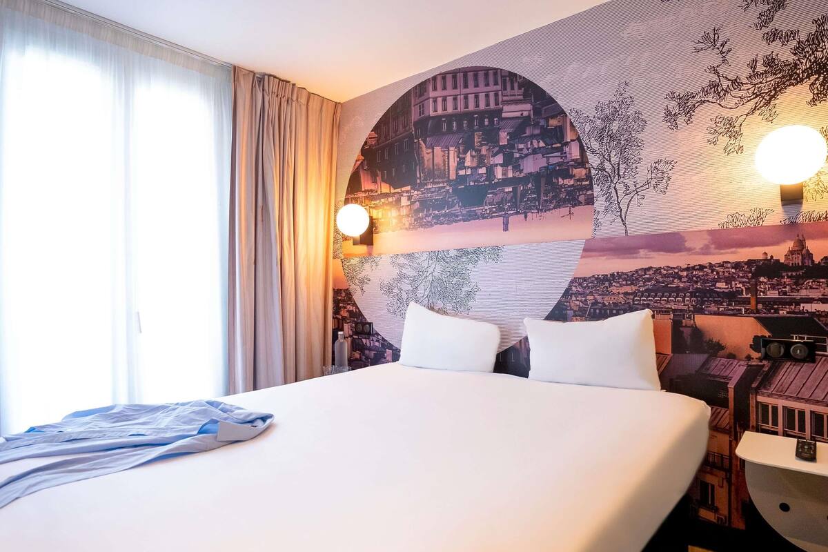 Quarto standard, 1 cama de casal | Roupas de cama premium, cofres nos quartos, escrivaninha