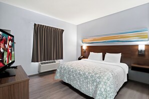 Studio, 1 King Bed, Non Smoking (2 Rooms) | Desk, blackout drapes, iron/ironing board, free WiFi - HomeTowne Studios by Red Roof East Lansing - Okemos (Okemos)