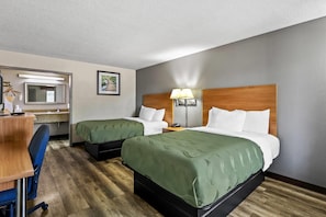 Blackout drapes, iron/ironing board, free WiFi, bed sheets - Quality Inn Bowling Green South (Bowling Green)