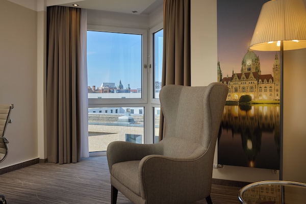 Deluxe-Zimmer, 1Â King-Bett | Hochwertige Bettwaren, Daunenbettdecken, Pillowtop-Betten, Zimmersafe