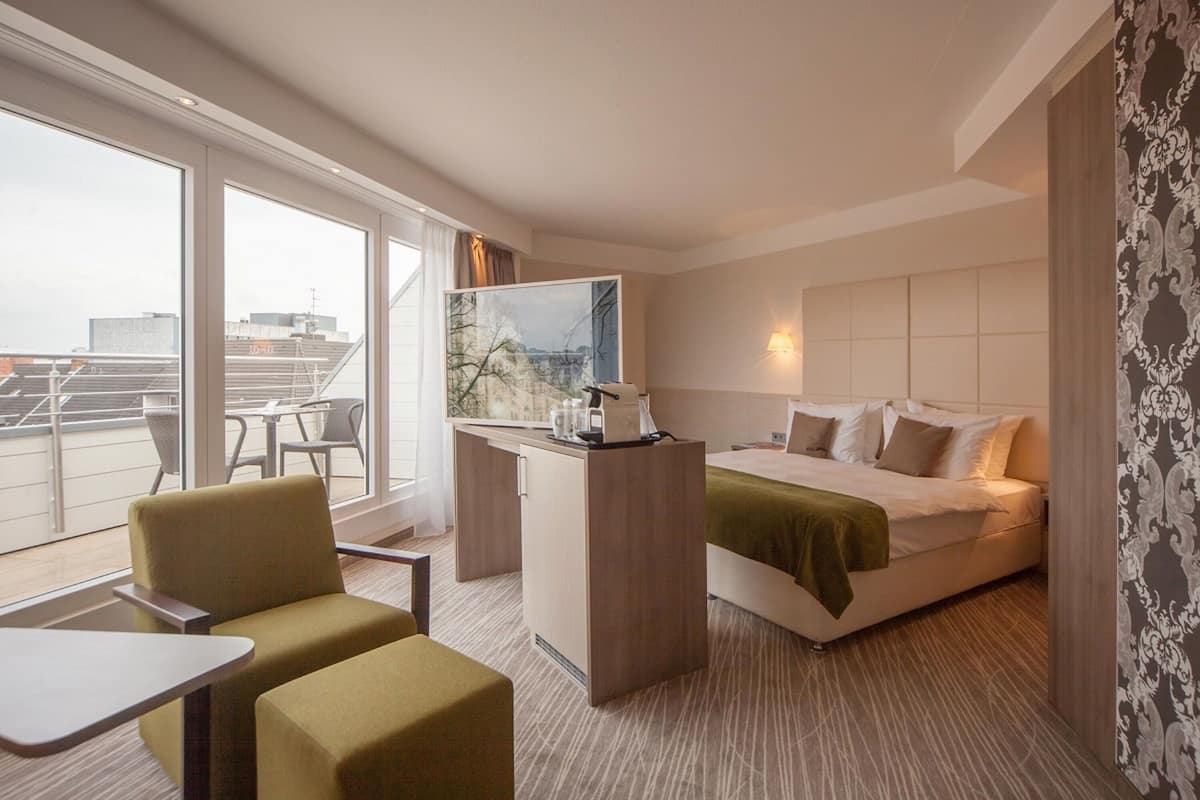 junior suite, 1 king bed, balcony | egyptian cotton sheets, premium bedding, down duvets, pillow-top beds