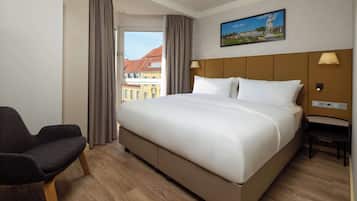 Suite, 1 Bedroom | Premium bedding, down comforters, pillowtop beds, in-room safe