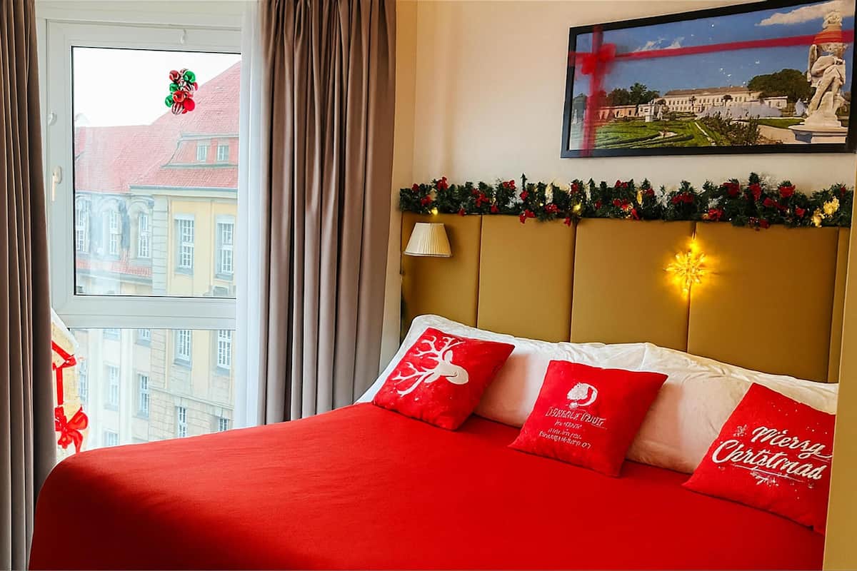 Premium bedding, down duvets, pillow-top beds, in-room safe