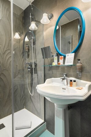 Bathroom - Villa Bougainville by Happyculture (Nice)