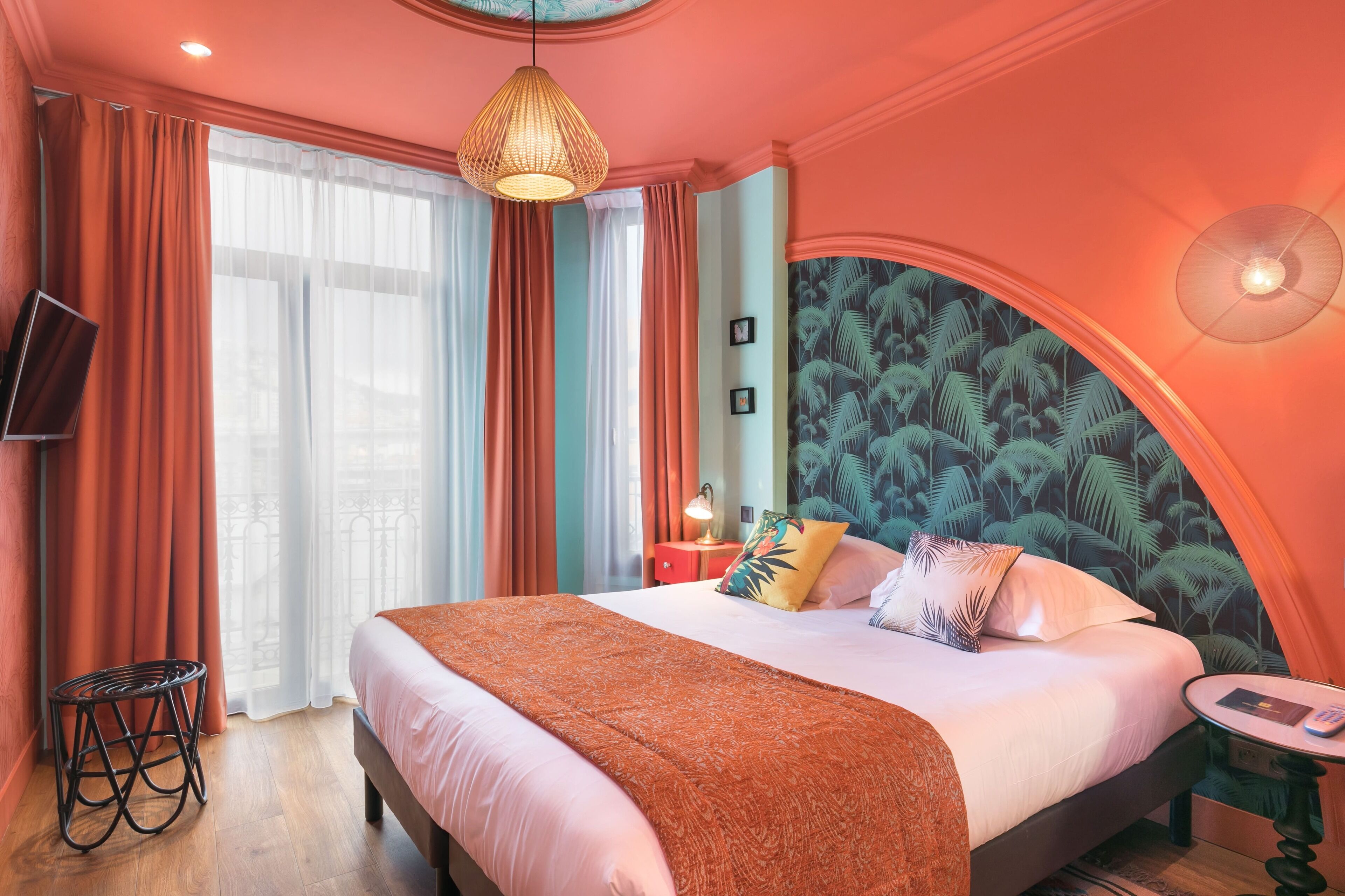 Sengetøy av topp kvalitet, minibar, safe på rommet og lydisolert