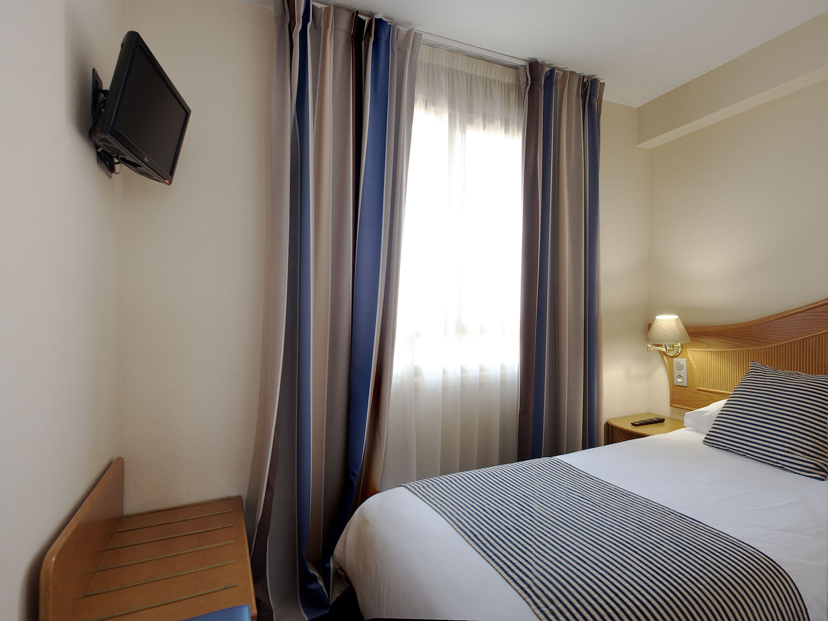 premium bedding, in-room safe, desk, blackout curtains