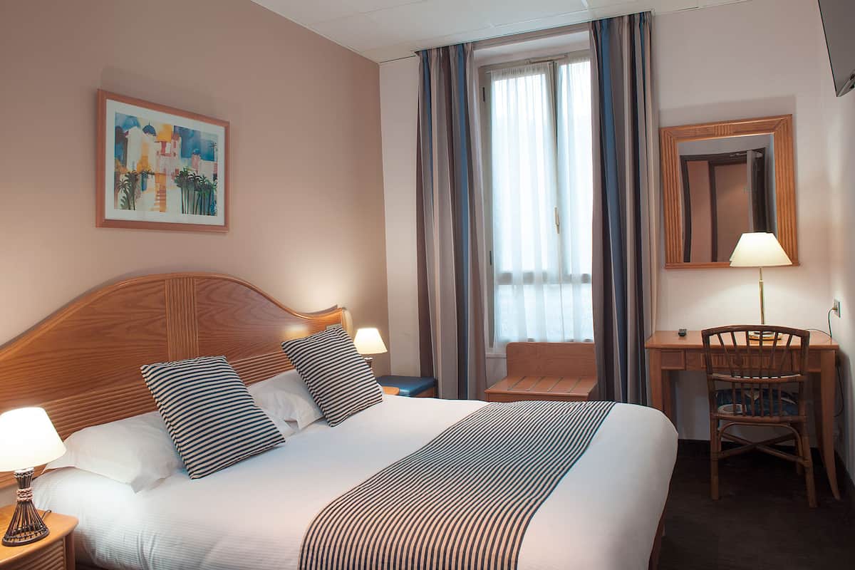 Standard Double or Twin Room | Premium bedding, in-room safe, desk, blackout drapes