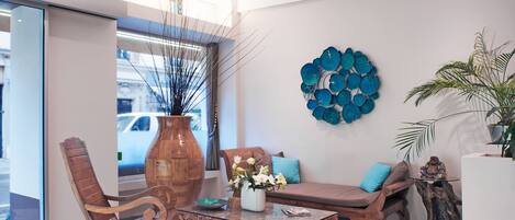 Siddeområde i lobbyen