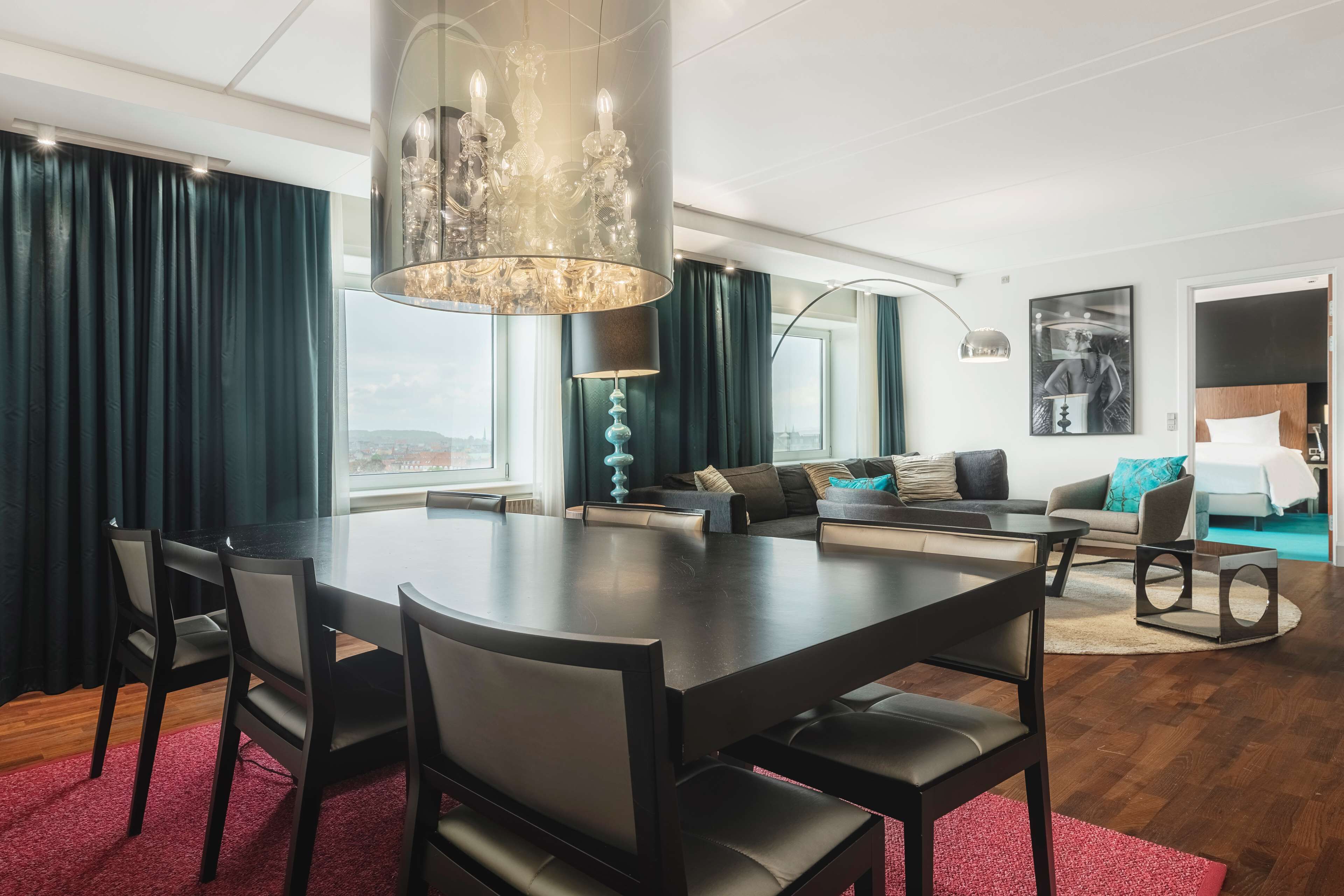 Allergitestet sengetøy, minibar, safe på rommet og skrivebord