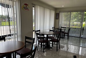 Breakfast area