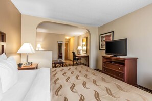 Suite, 1 King Bed, Non Smoking | 1 bedroom, desk, soundproofing, iron/ironing board - Quality Suites Paducah I-24 (Paducah)