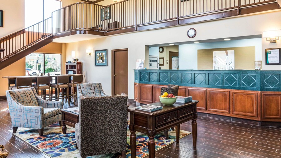 Quality Suites Paducah I-24