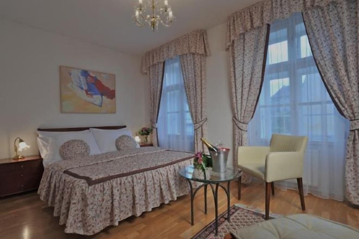 Ropa de cama de alta calidad y minibar