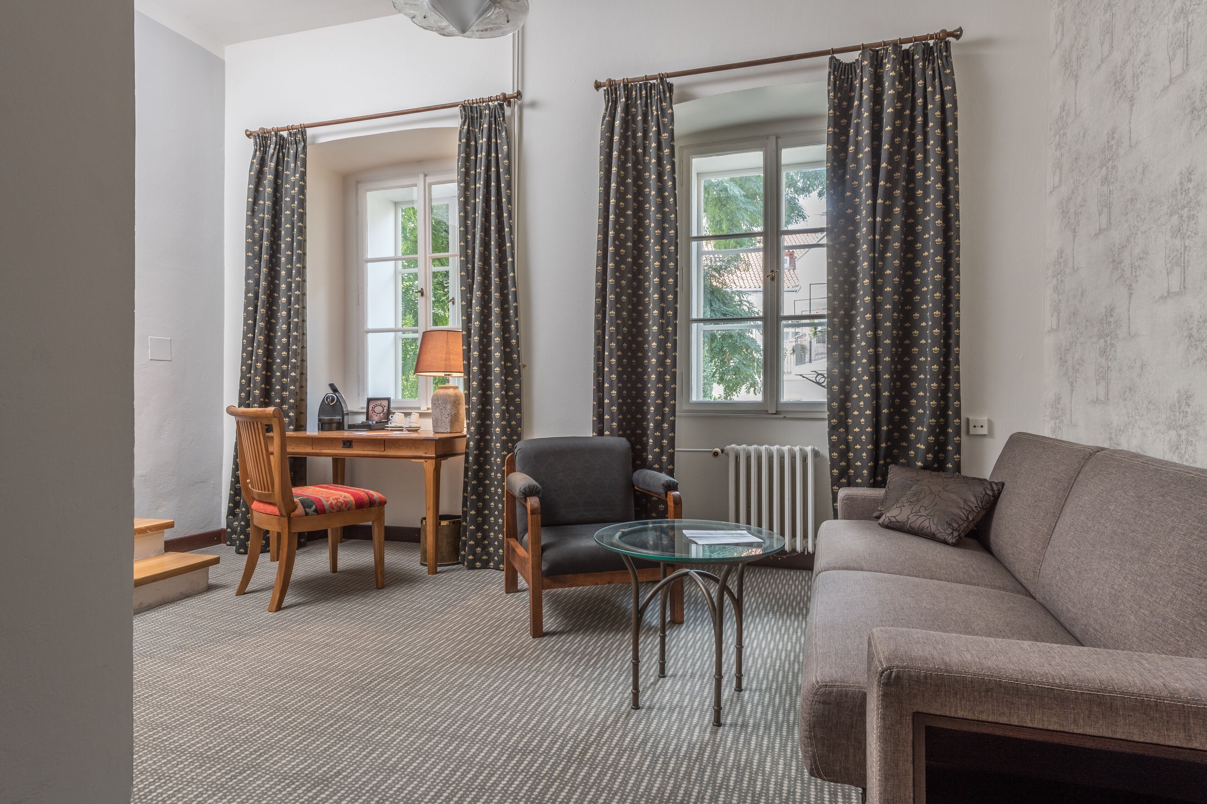 suite | living area | 32-inch lcd tv with digital channels, tv