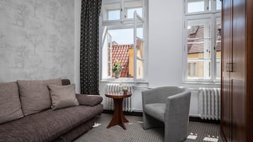 Junior suite | Badkamer | Gratis toiletartikelen, een haardroger, badjassen, pantoffels